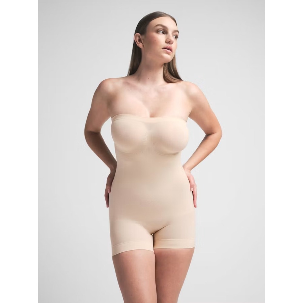 SKIMS Seamless Sculpt Strapless Shortie Bodysuit - Size Medium
